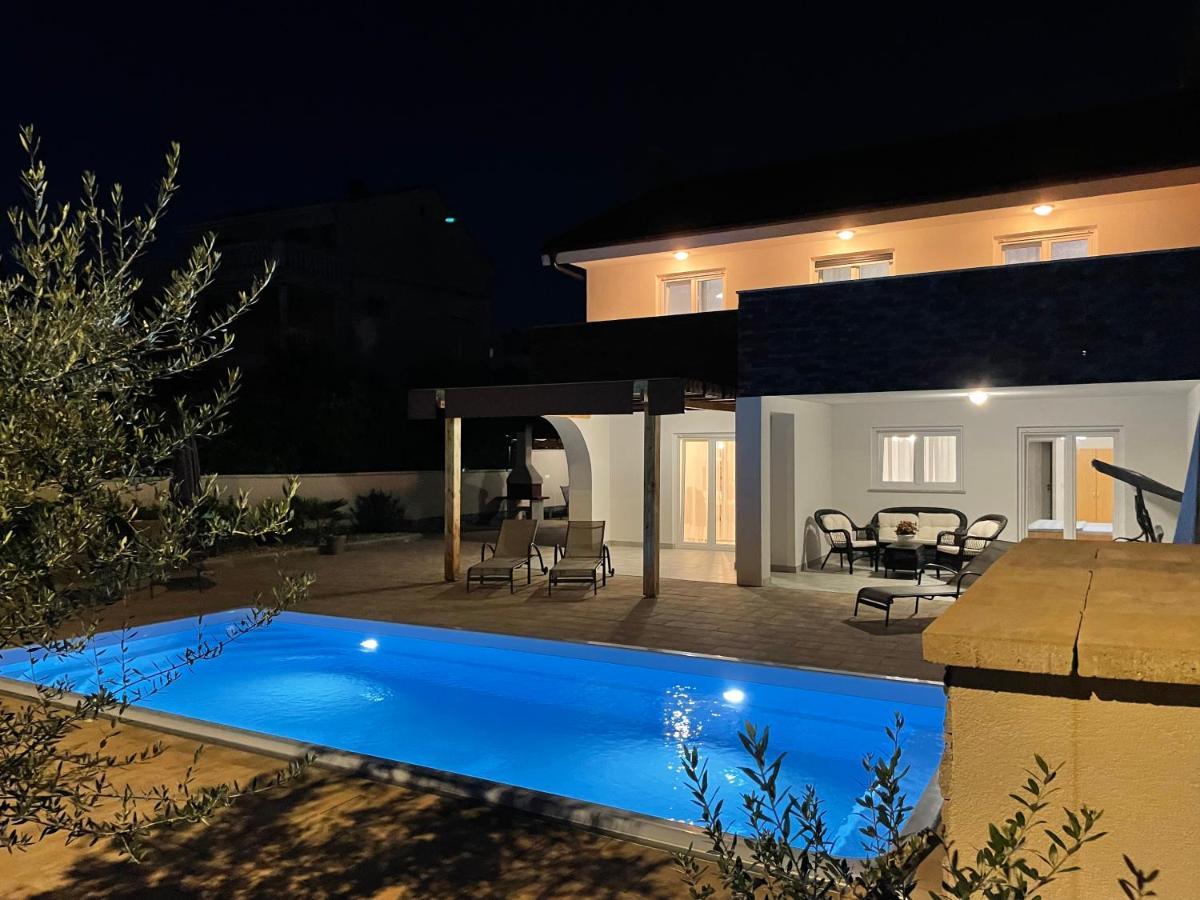 Villa Mira ***** Pinezici  Luaran gambar