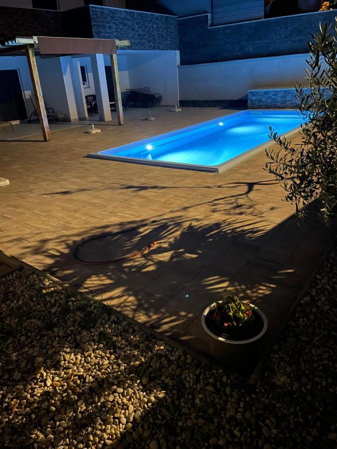 Villa Mira ***** Pinezici  Luaran gambar