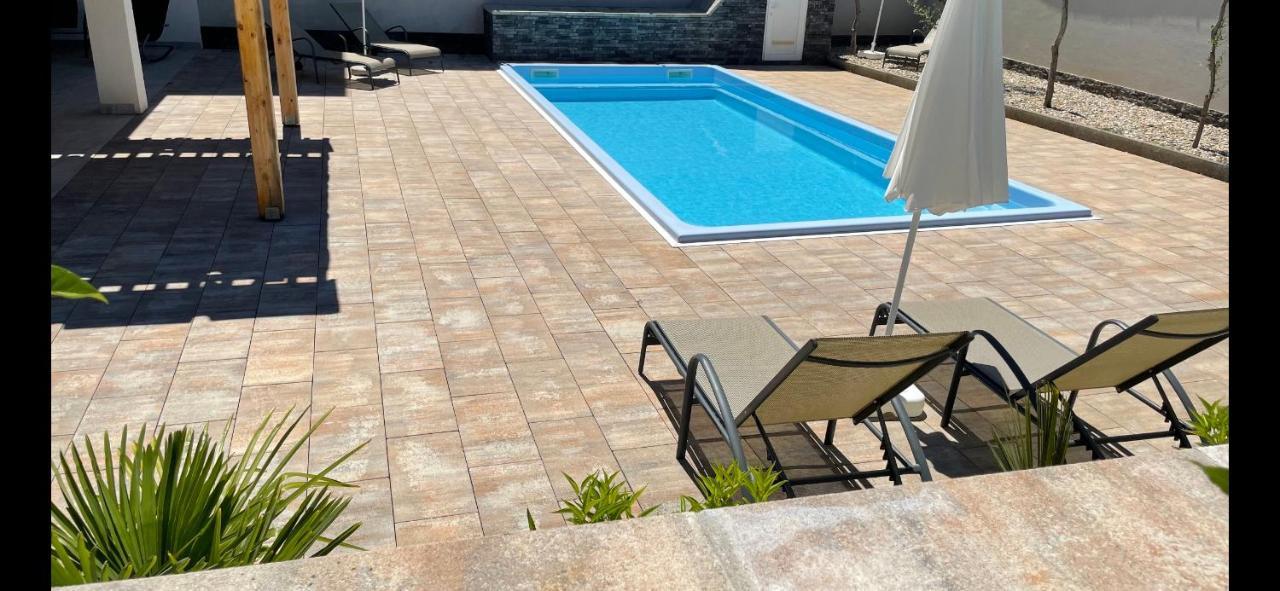 Villa Mira ***** Pinezici  Luaran gambar