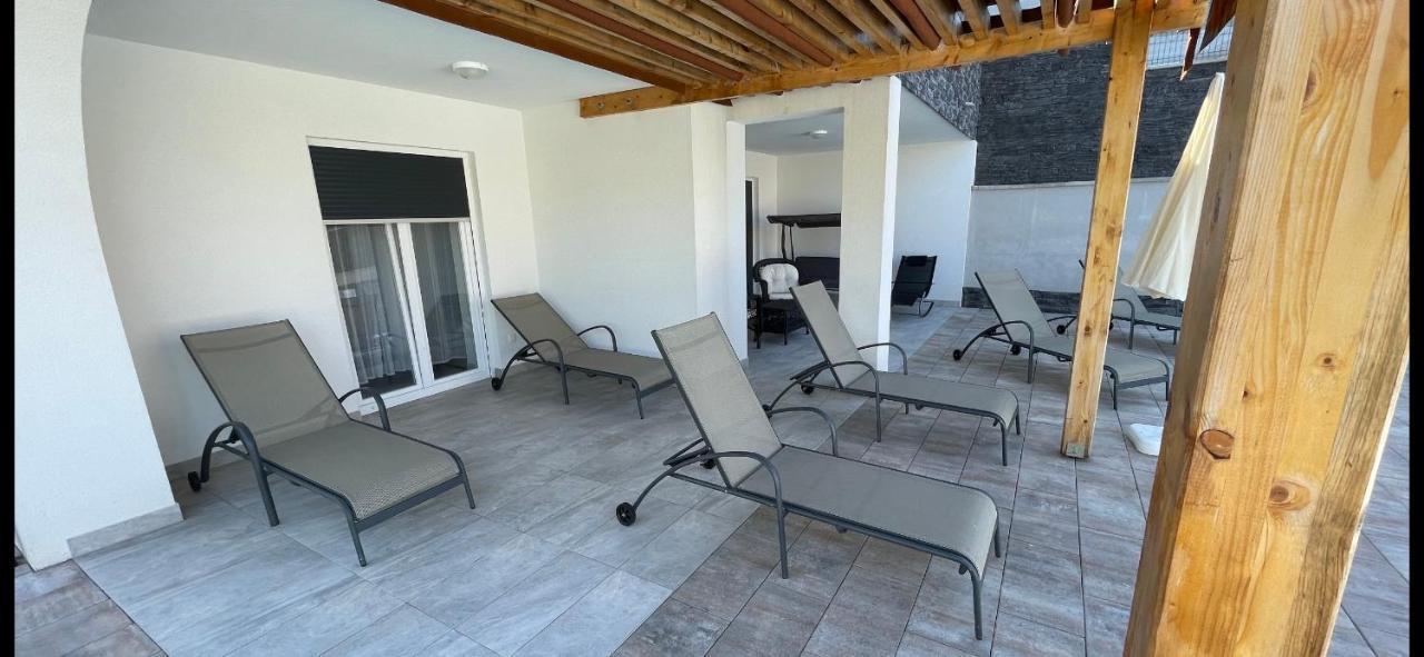 Villa Mira ***** Pinezici  Luaran gambar