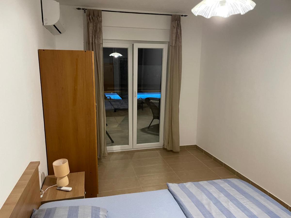 Villa Mira ***** Pinezici  Luaran gambar